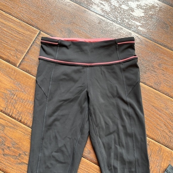 Lululemon Leggings - Size 2 - Picture 2 of 8